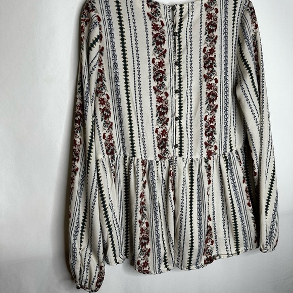 Altar’d State Blouse - Picture 4 of 7